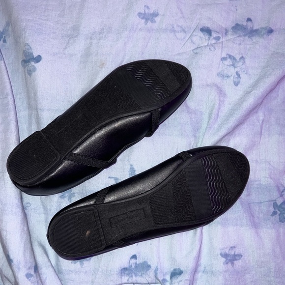 womens flats - Picture 2 of 3